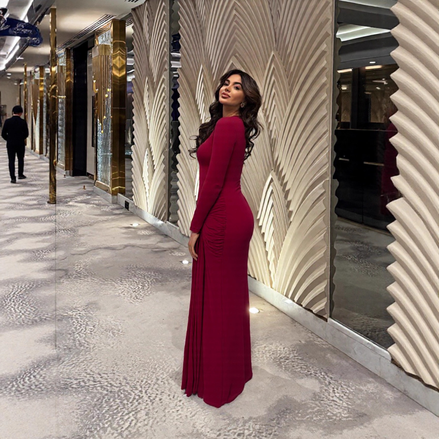 Womens Long-sleeve Body-hugging Crew-neck Fashionable Sheath Dress - Image 2