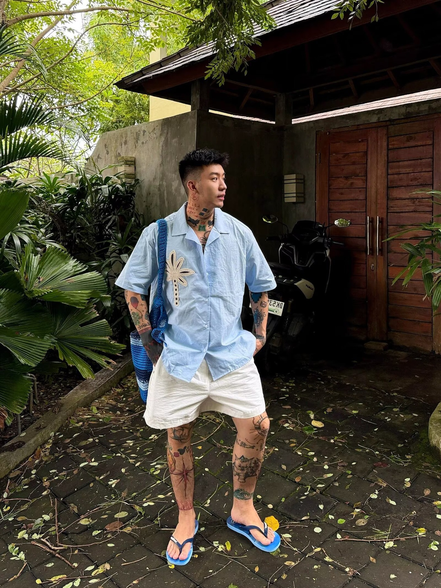 Retro Cuban-Collar Embroidered Hawaiian Shirt for Men