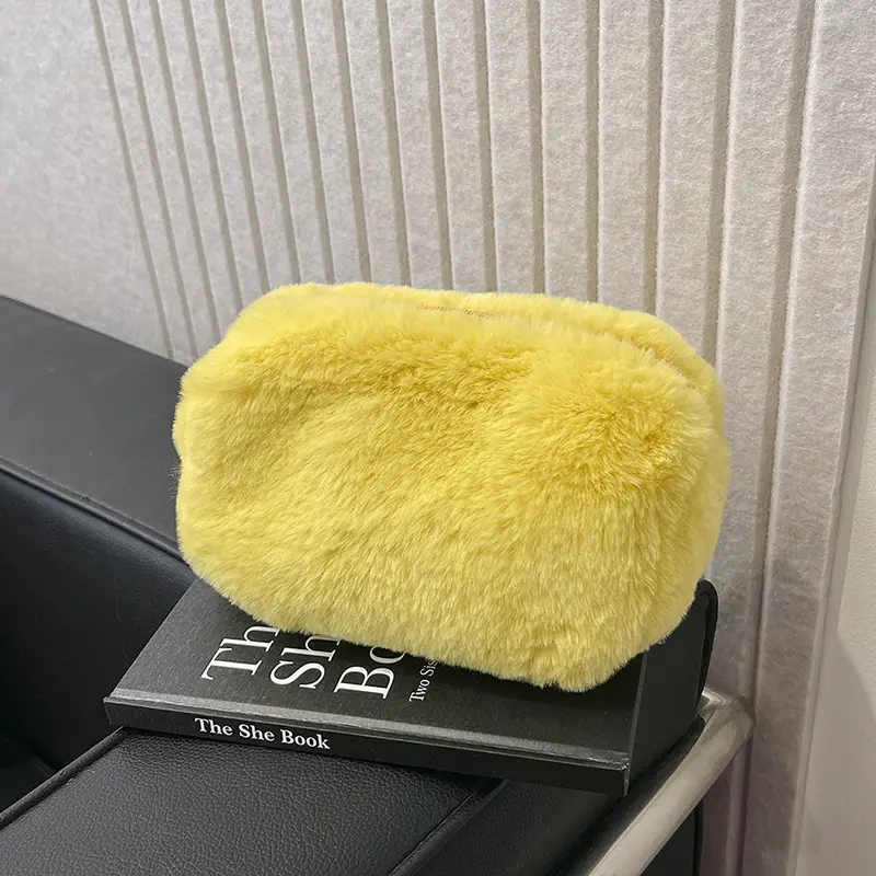 Large-Capacity Soft And Fluffy Plush Makeup Bag