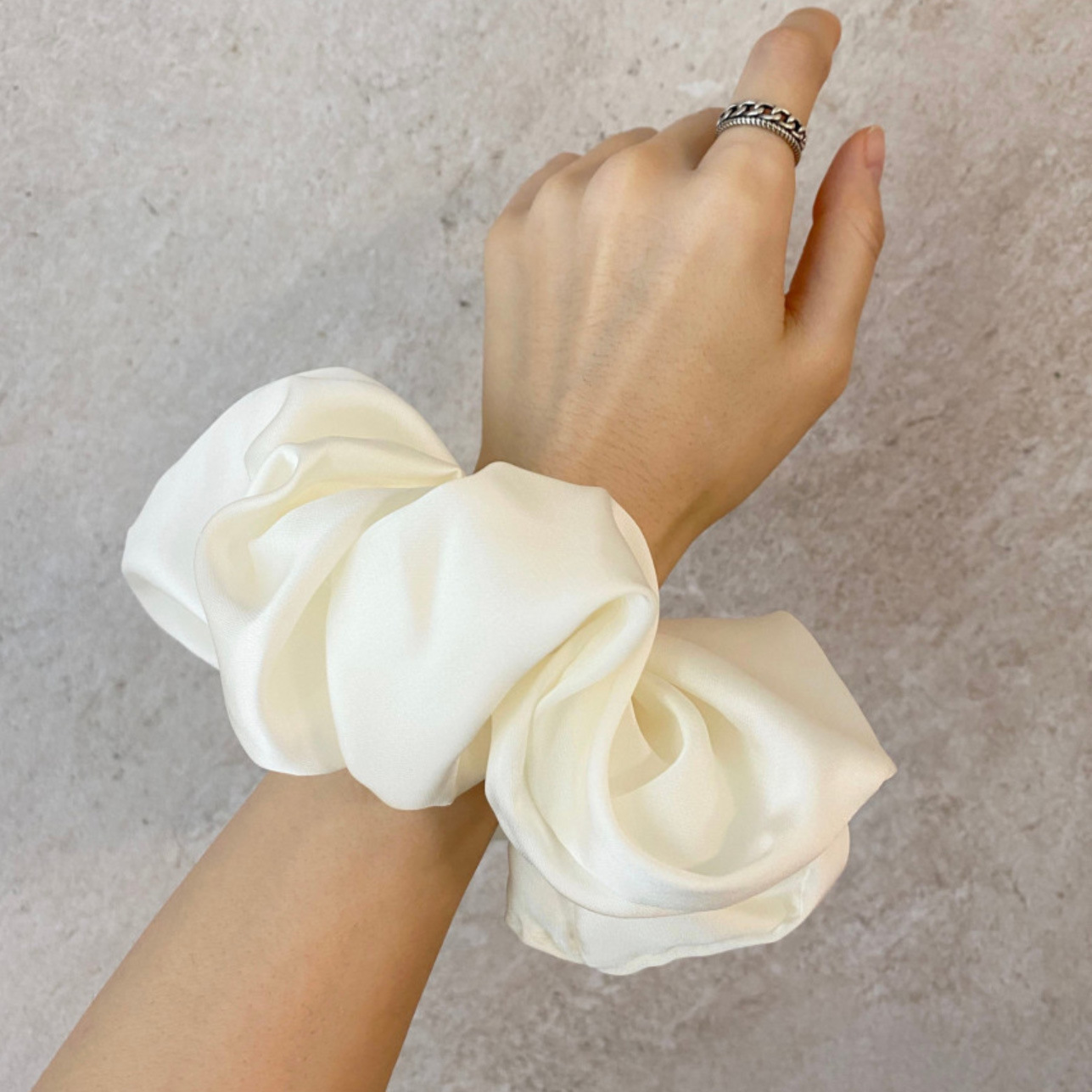 Title 5, Simple Female Fashion Personality Satin Hair Ring