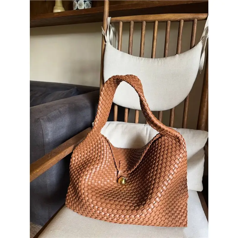 Casual-style Large Capacity Tote Bag