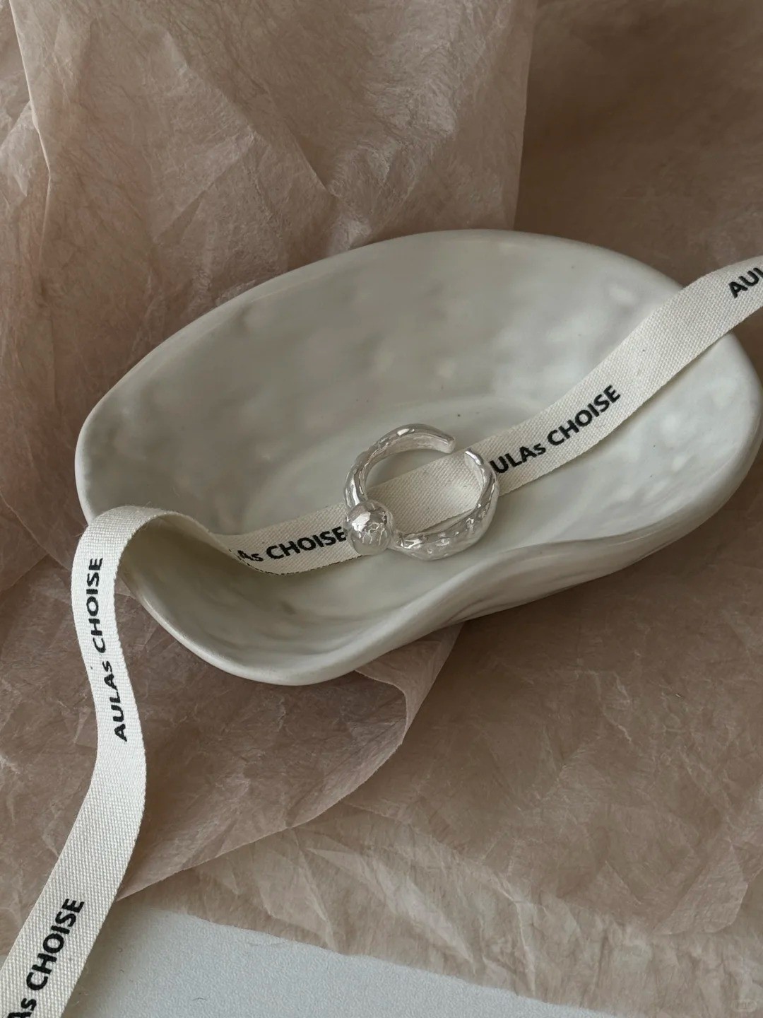 Light-luxury High-end Ring With A Niche Designer-inspired Design