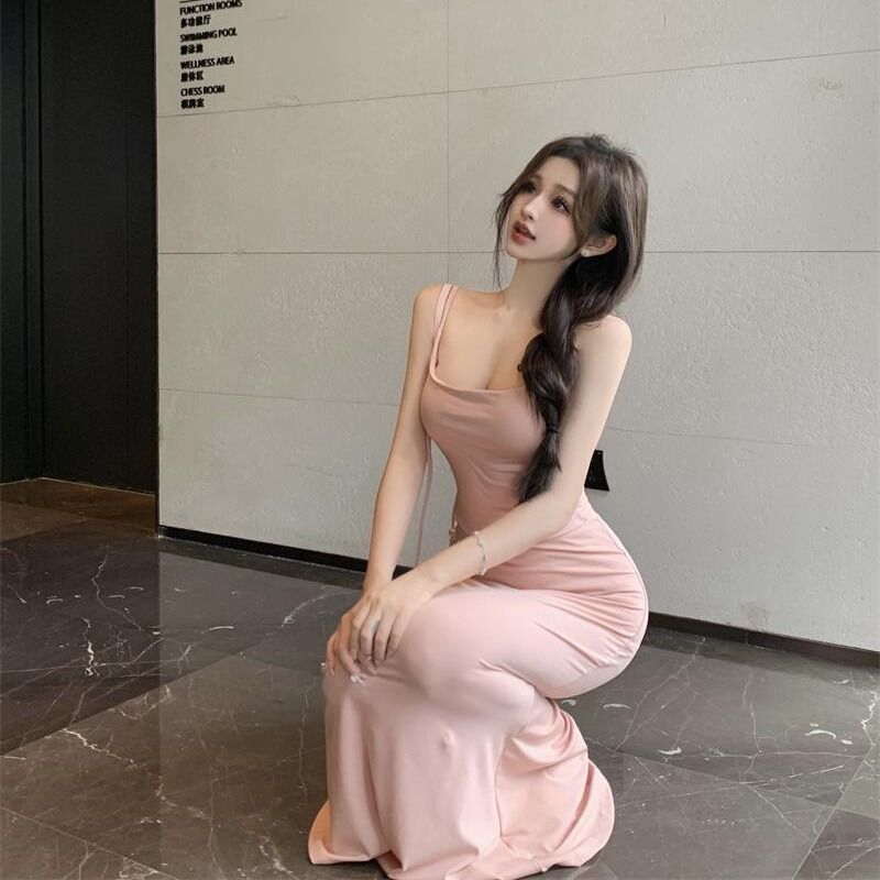 Fashionable Minimalist And Slim Fit Womens Dress