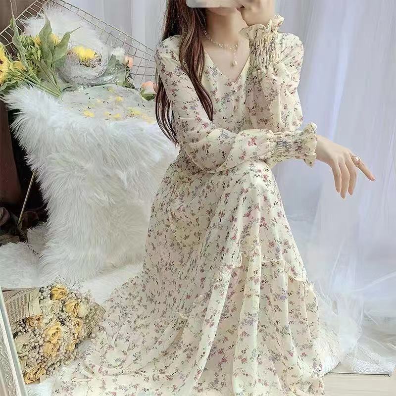 Long-sleeve Waist-cinched High-waisted V-neck Floral Chiffon Dress