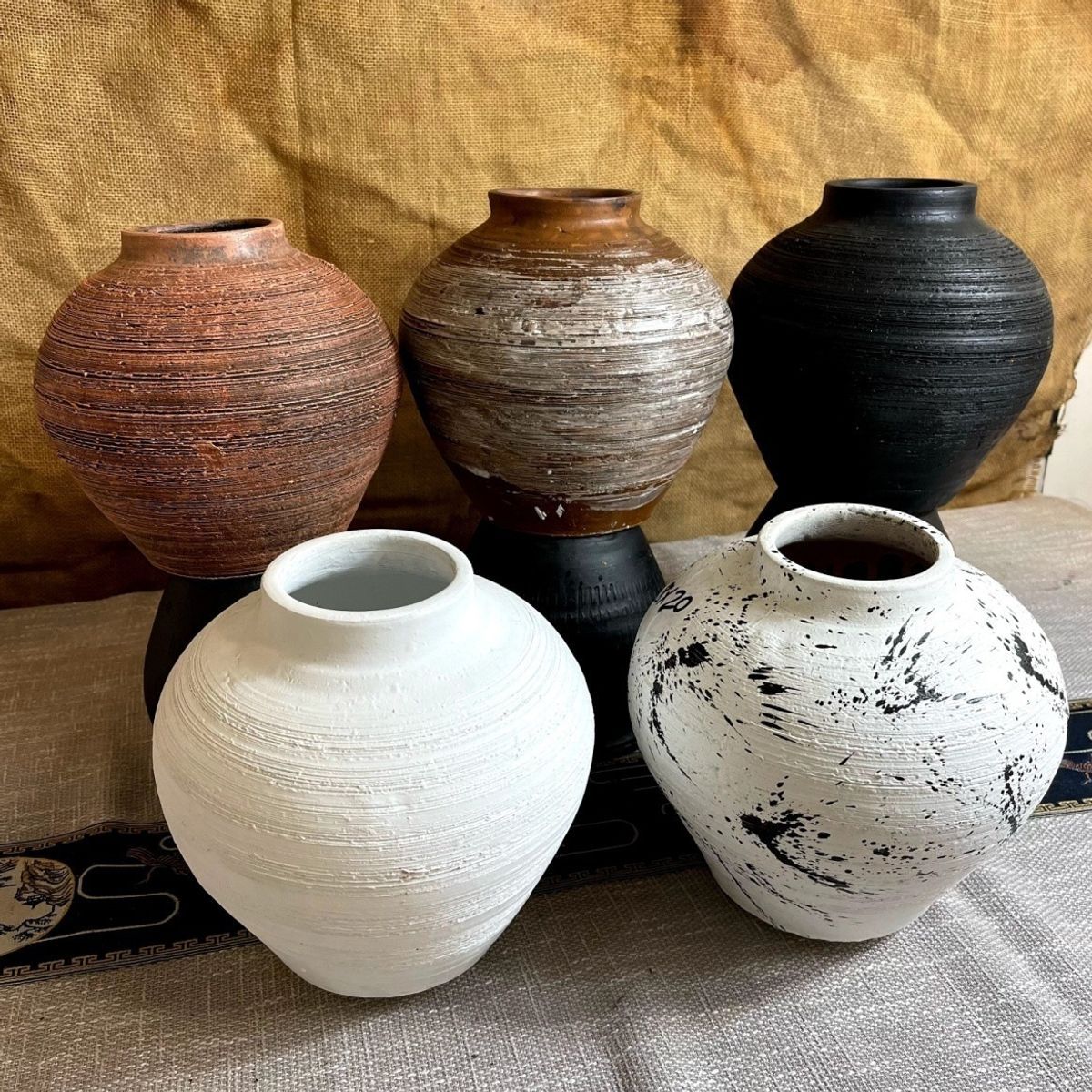 Vază ceramică vintage cu vas de ceramică realizat manual în stil silențios