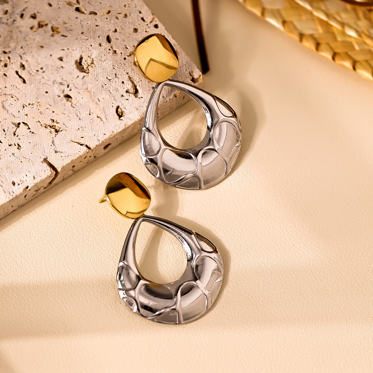 Fashionable Geometric Color-Block Earrings Womens Retro Niche Style