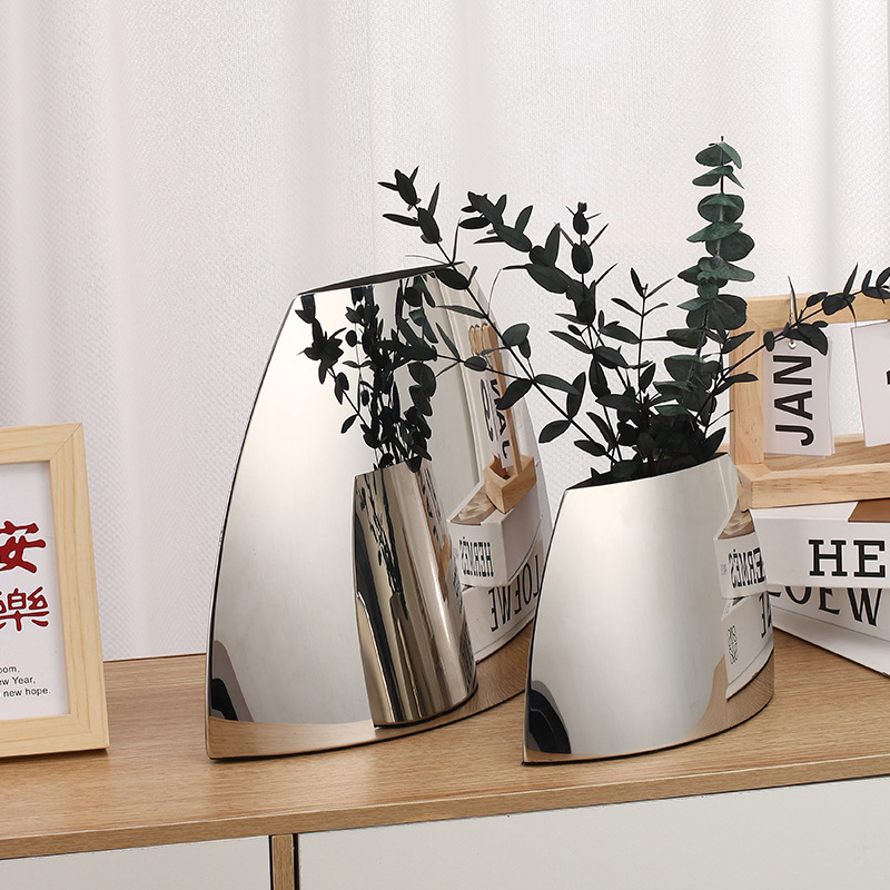 Modern Art Decorative Piece For The Bedroom Or Living Room Curved Metal Ornament