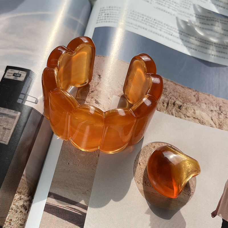 French Retro Affordable Luxury Resin Opening Bracelet & Ring Set