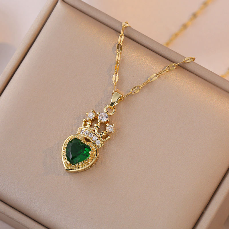 Loving Heart Zircon New Pendant Elegant Gem Clavicle Chain