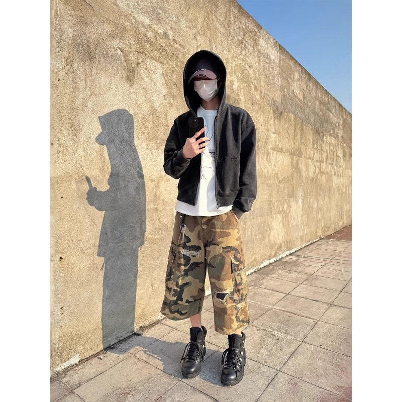Retro Patch Ripped Camouflage Cropped Pants Men's Loose Casual Jeans