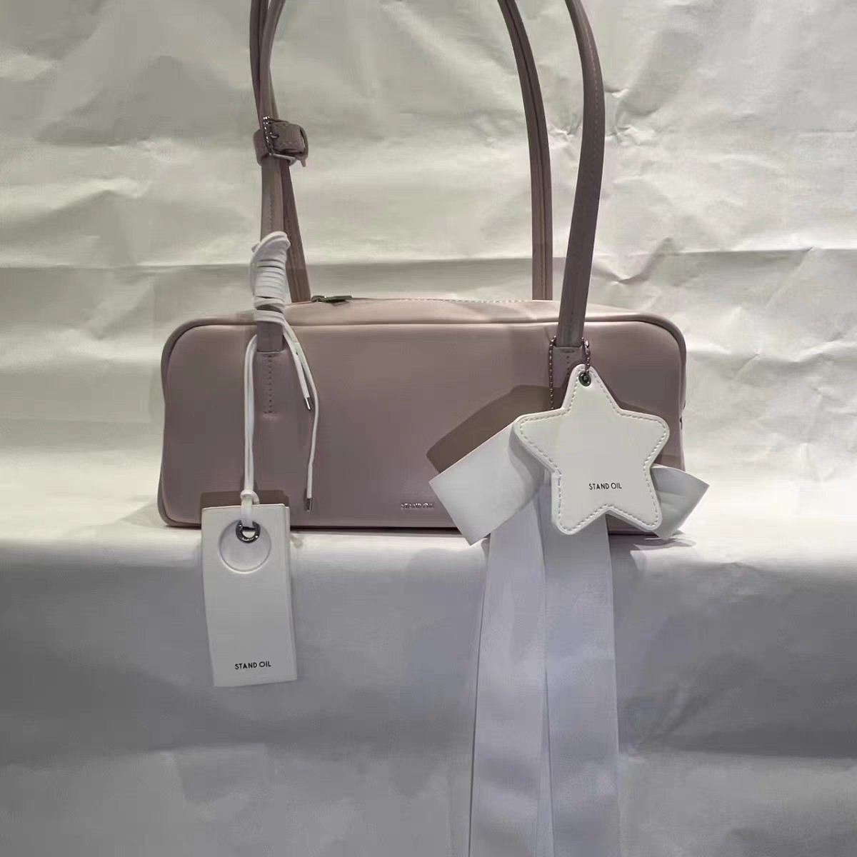 French Baguette-style Niche Underarm Tote