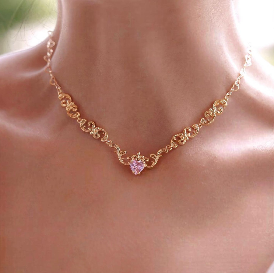 Light-luxury, High-end Heart-shaped Necklace