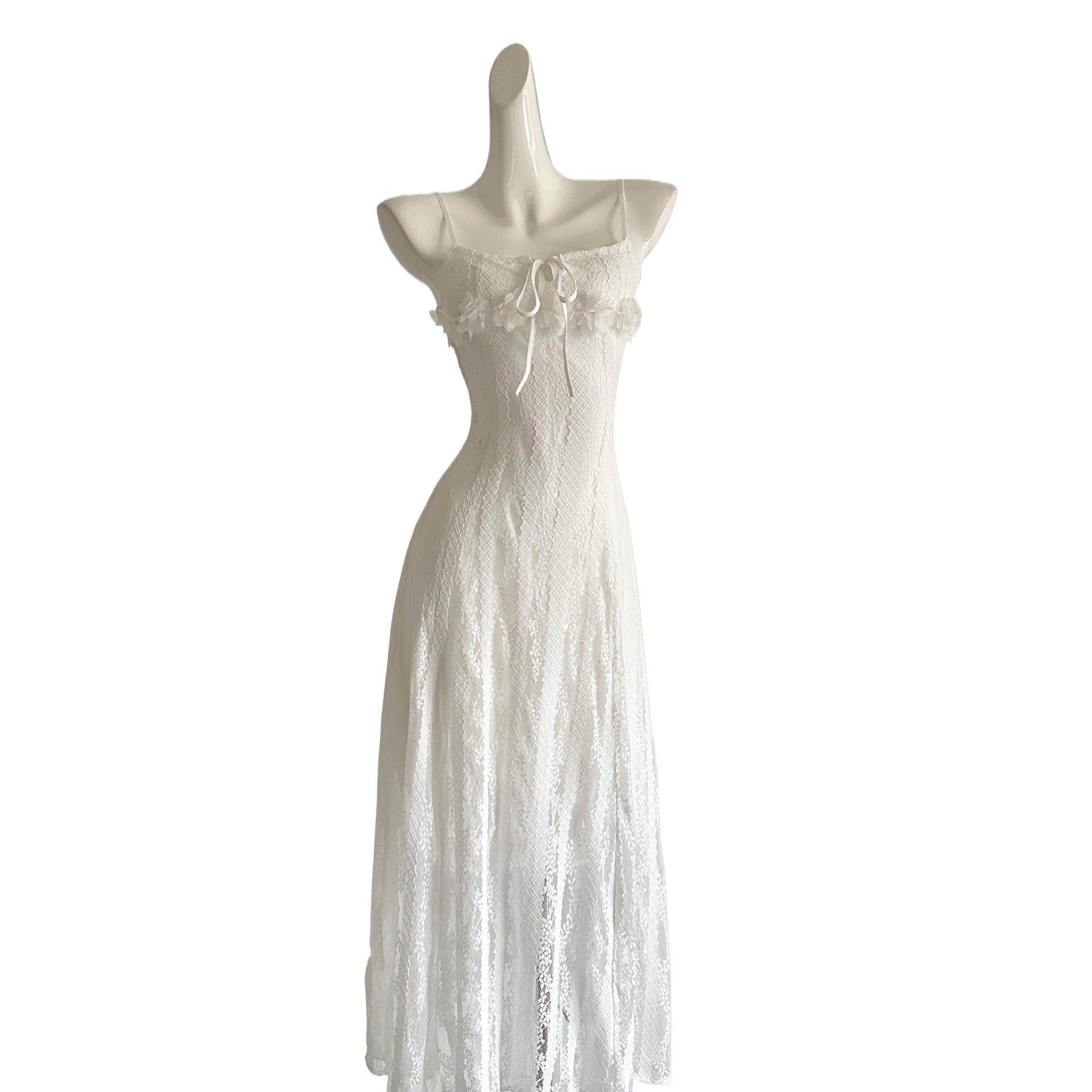 Three-dimensional Flower Lace Slimming Waist Trimming Spaghetti Straps Dress