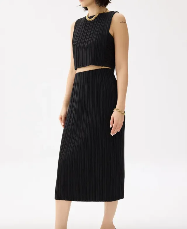 Sleeveless Top Skirt Slim Fit Two piece Suit Black - Shop at LoveMi