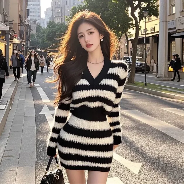 Black And White Color Block Striped Long Sleeve Knit Dress For Women Black - Shop at LoveMi
