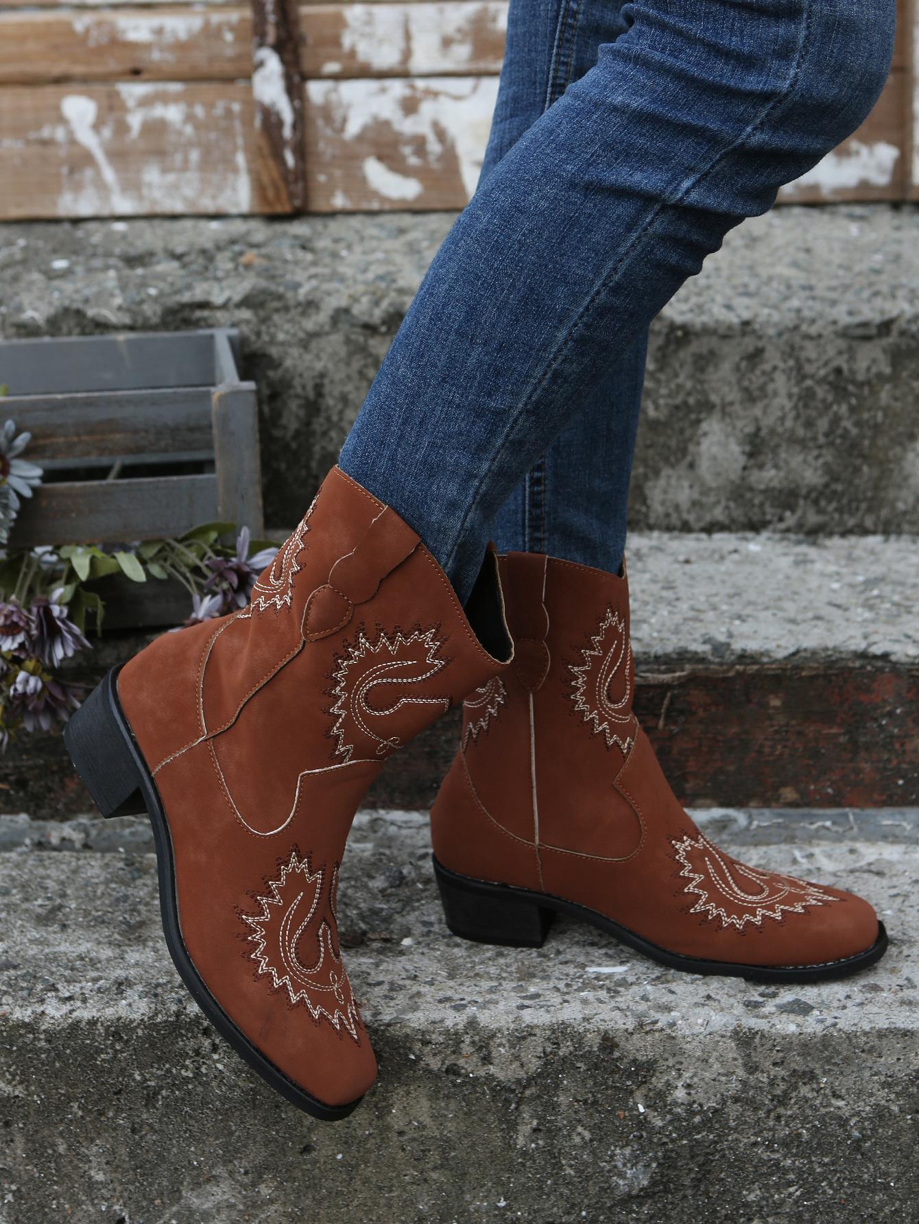 Title 4, Nouvelles Bottines Grandes Broderies Style Ethn...