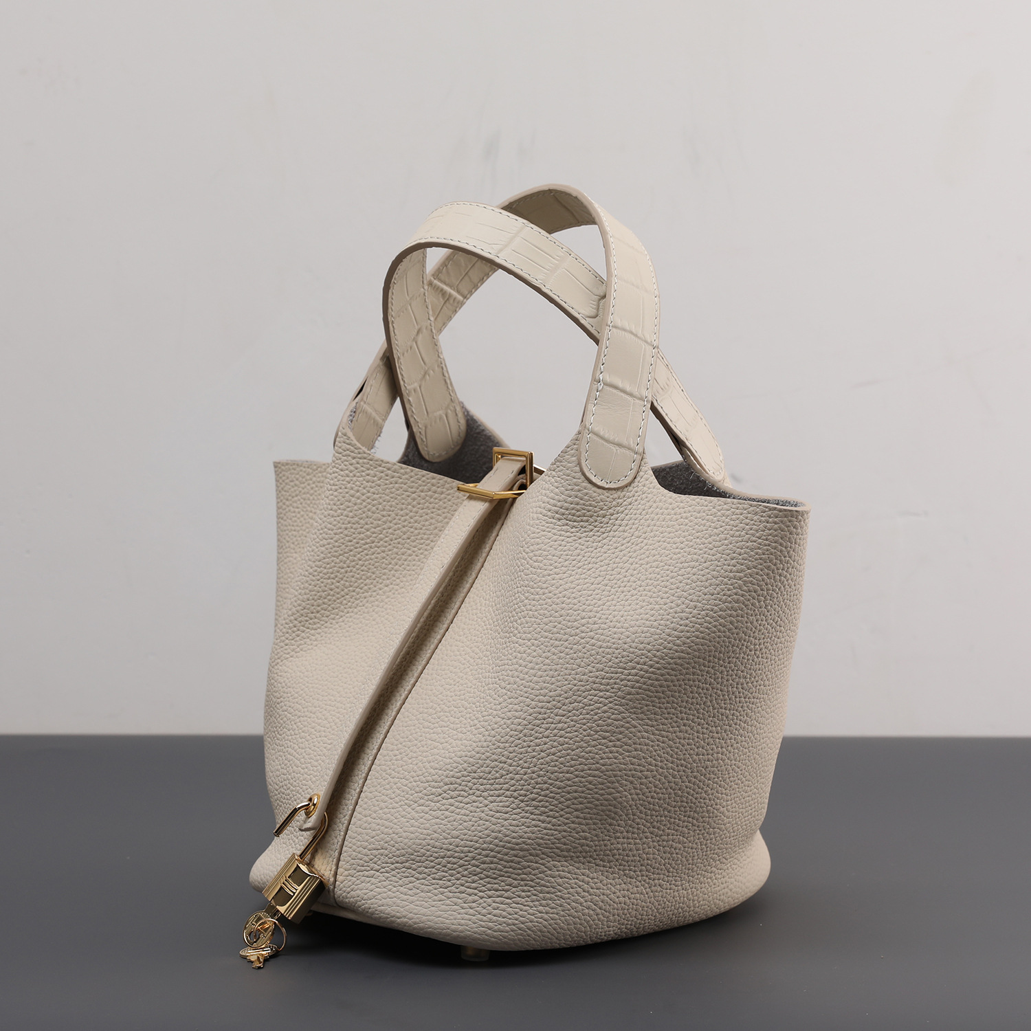 https://cf.cjdropshipping.com/quick/product/64c88c8f-953d-4258-9d7a-69fb7dd5bafa.jpg
