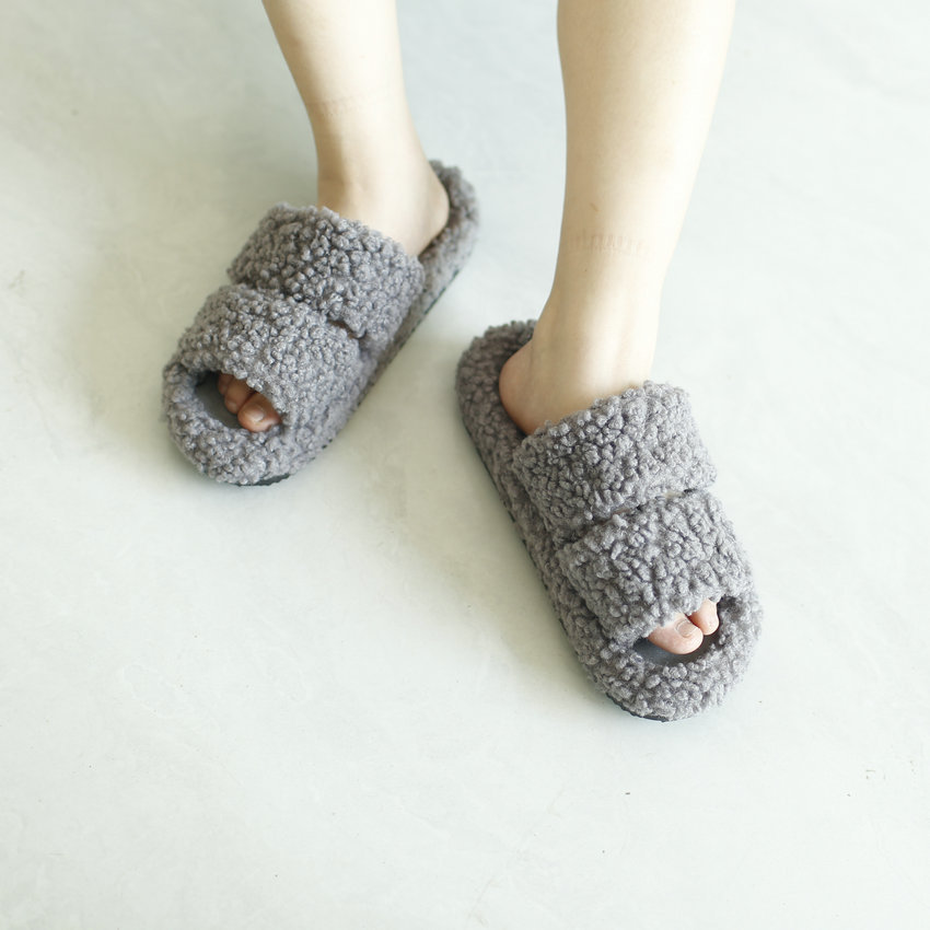 Women's Double Strap Flat Indoor House Shoes With Soft Faux Fur Lining For Winter Comfort