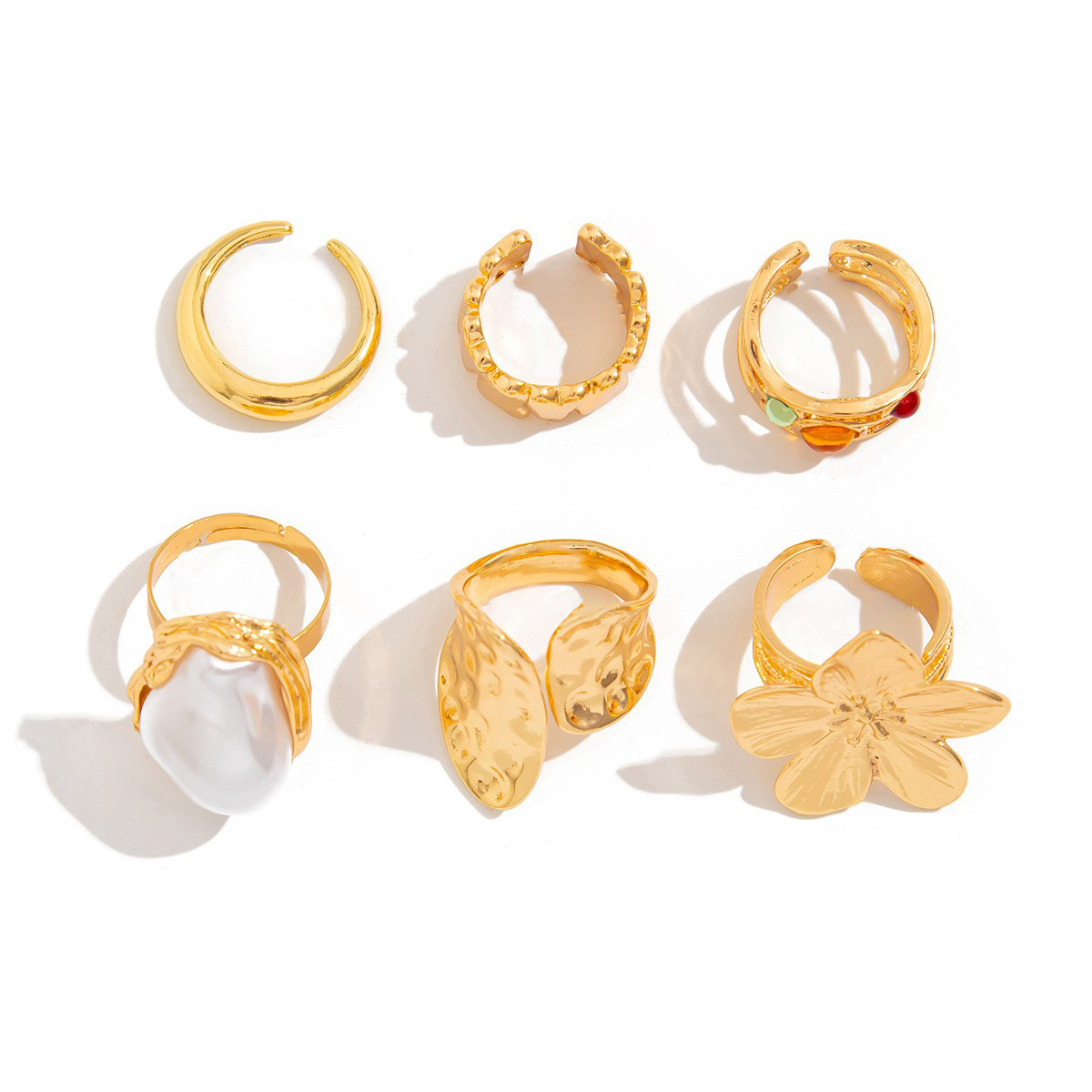French Court-Style Vintage Ring Set In Gold - Image 4