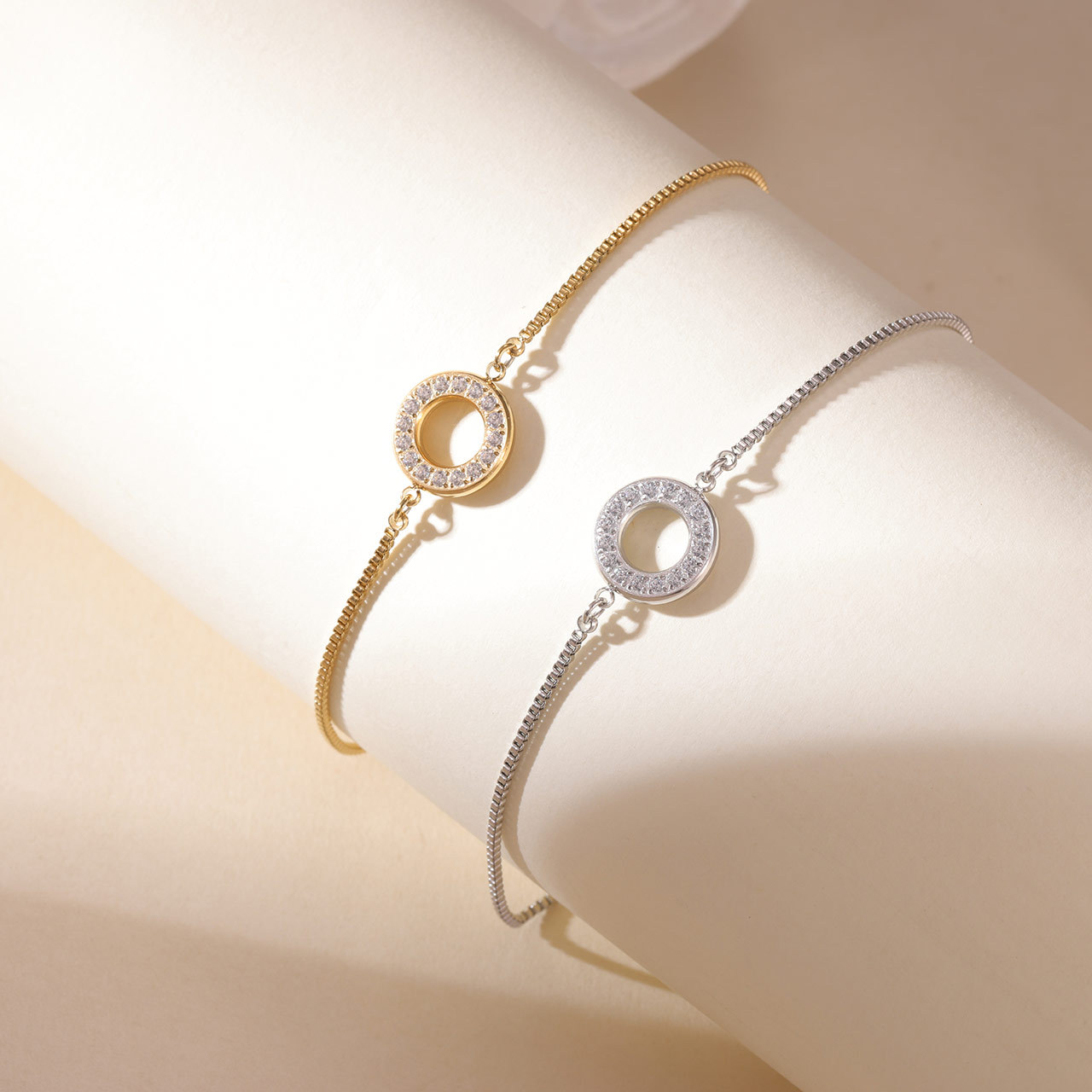 New Womens Titanium Steel Round-ring Bracelet With Zircon Inlays