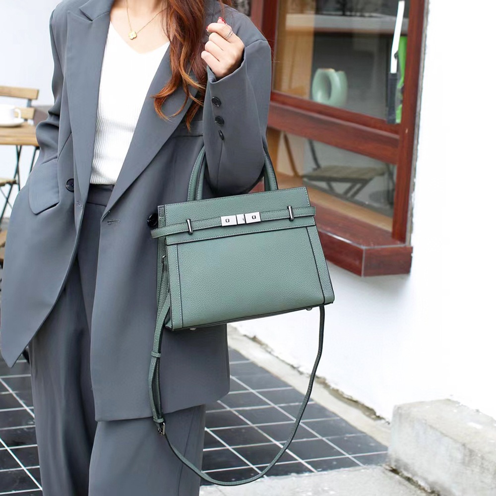 https://cf.cjdropshipping.com/quick/product/6536e919-89e6-4ba7-b3eb-27760d32efee.jpg