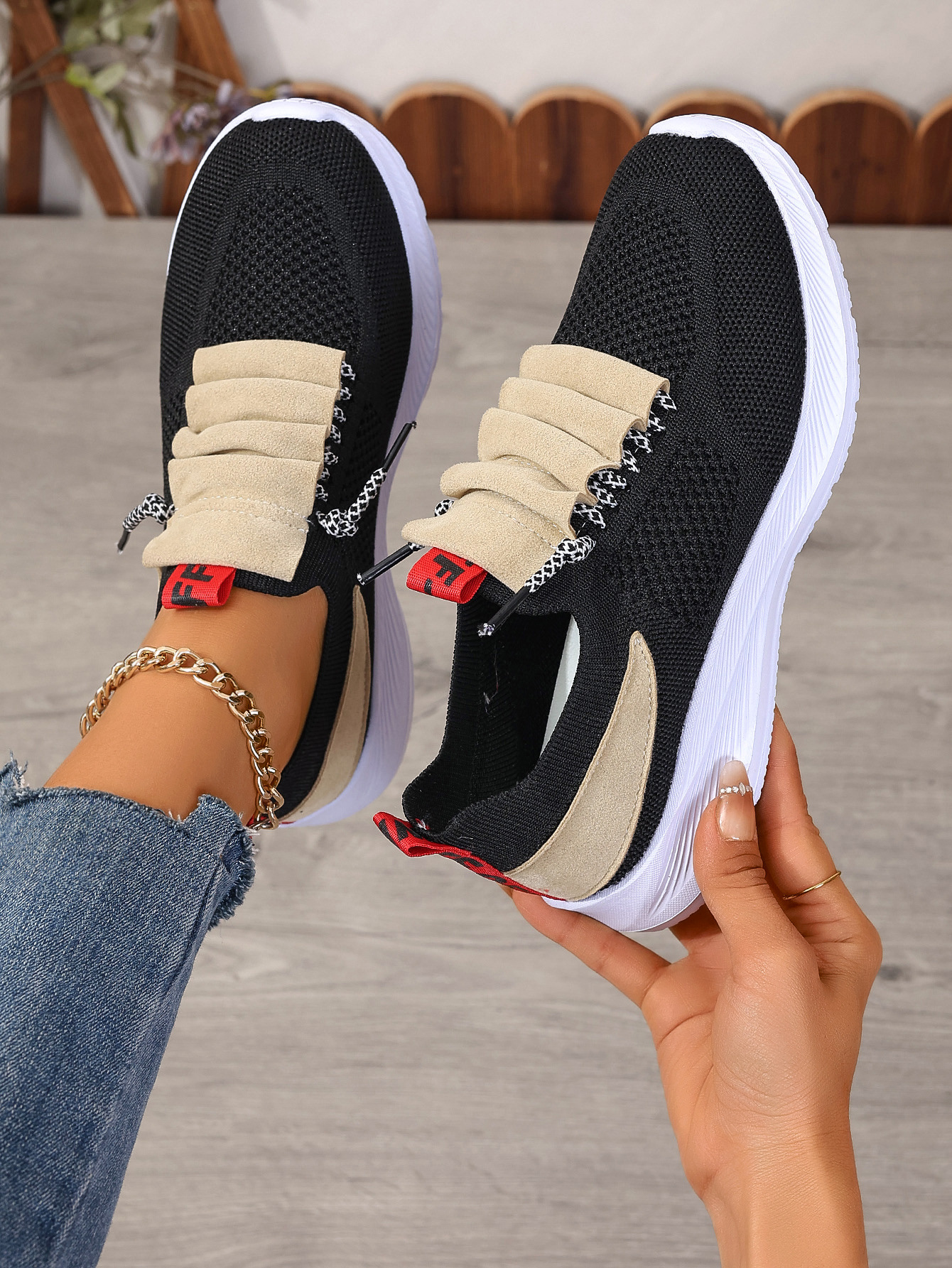 Non-Slip Round-Toe Casual Sneakers