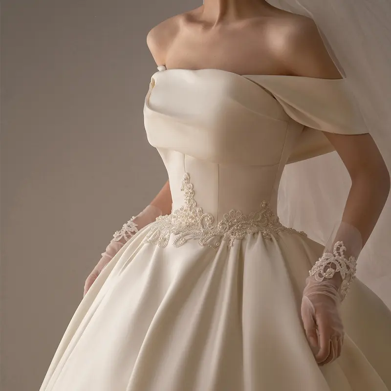 Women's Satin Off-shoulder Retro Fashion Trailing Wedding Dress