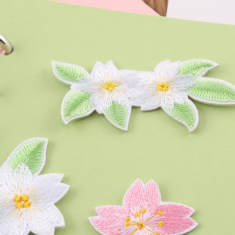 Computer-embroidered Flower Patch For Clothing — image 1