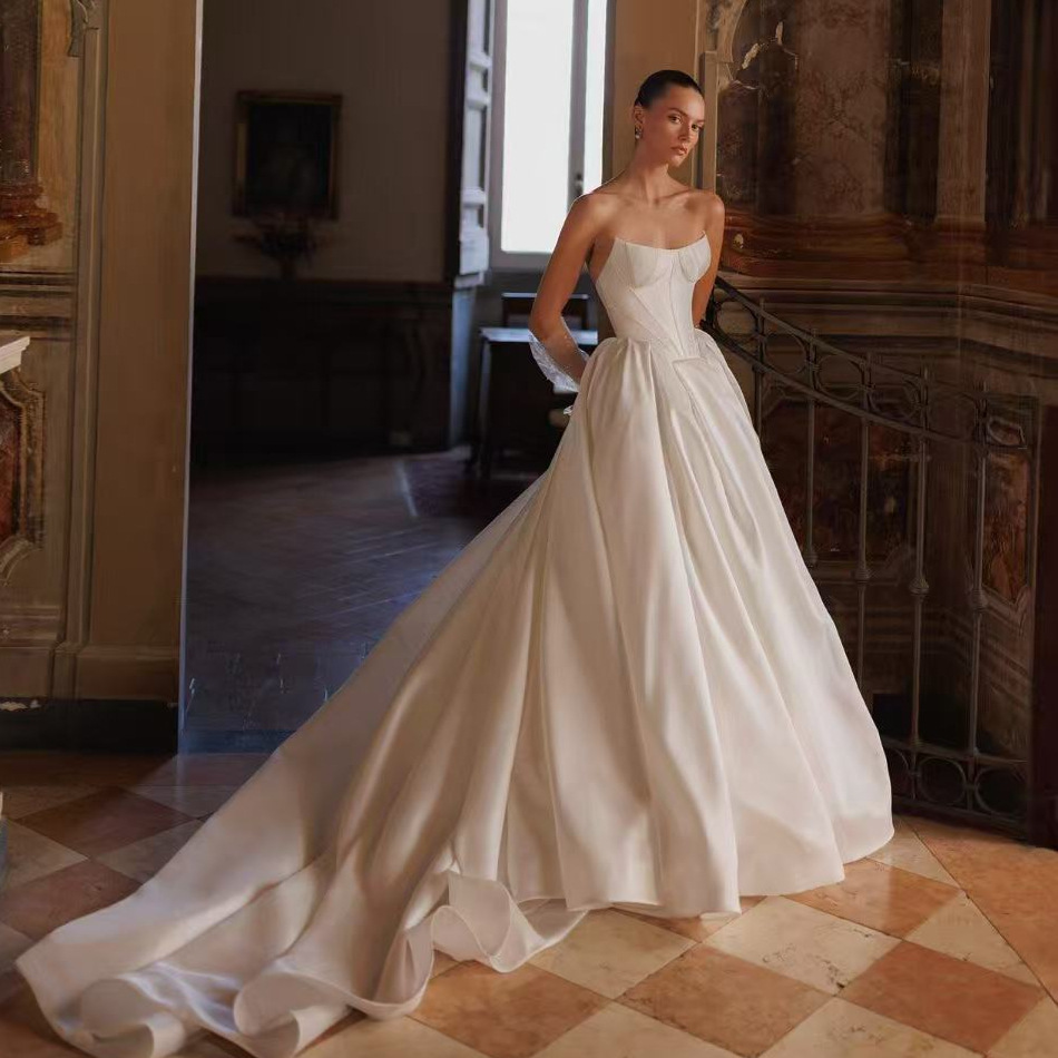 Satin Lightweight Wedding Dress Figure-hugging Evening Gown Main Wedding Dress
