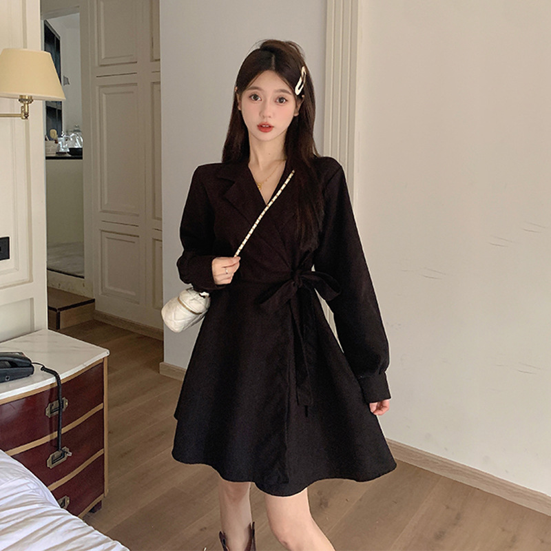 Fitted-waist Figure-flattering French-style Mini Dress