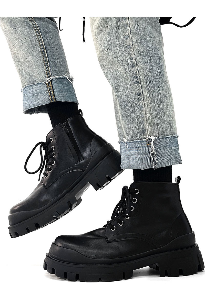 Title 3, Britische schwarze Premium-Stiefel. Robuste und...