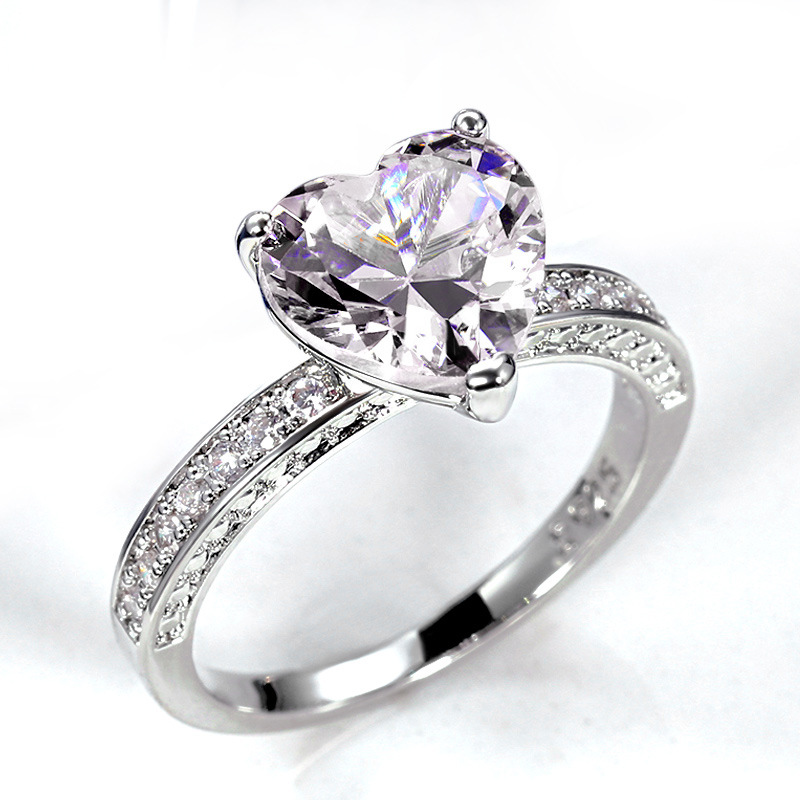 Inlaid AAA Heart-shaped Zircon Ring