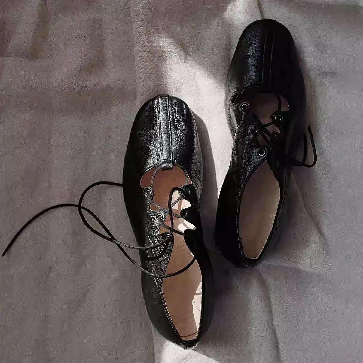 Round-toe Lace-up Hollow-out Pumps Low-cut