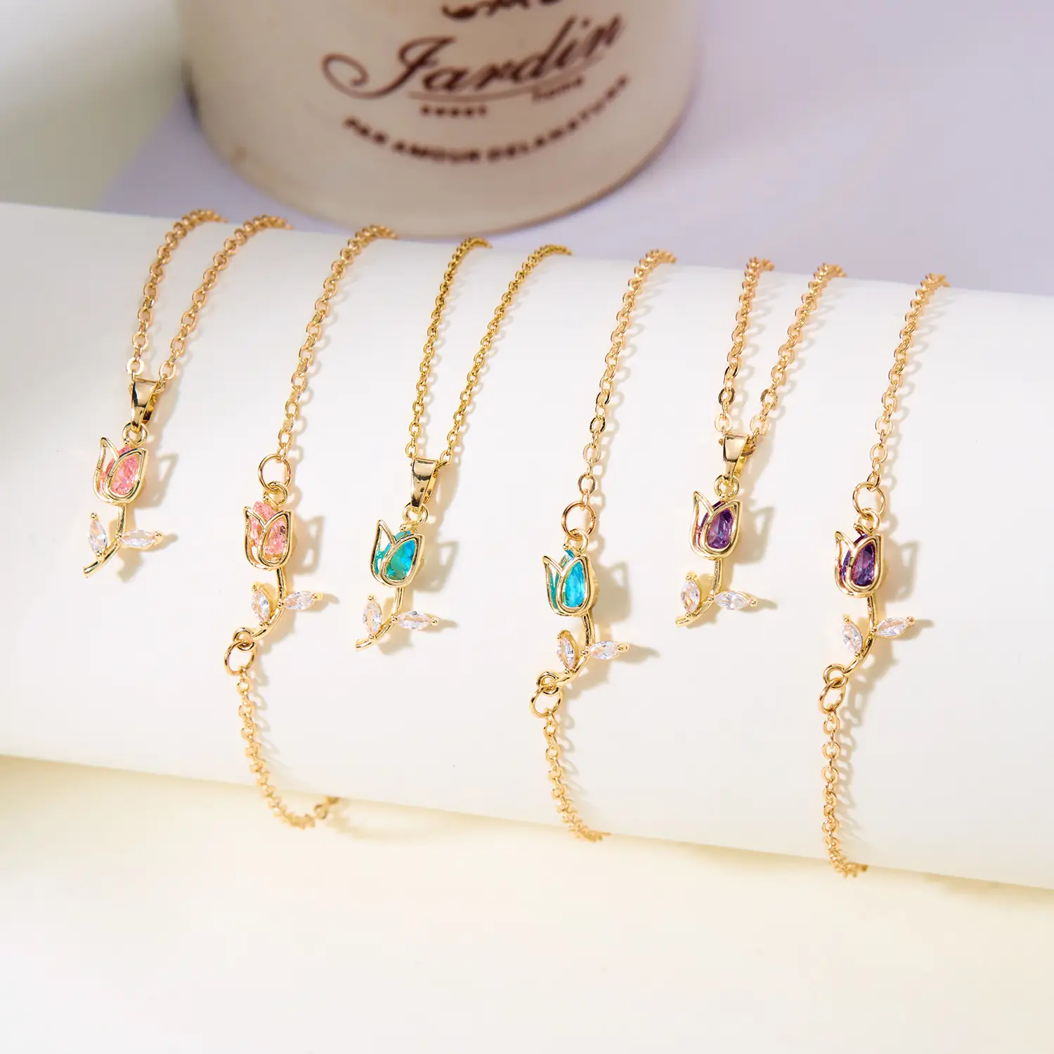 Elegant And Fashionable Tulip Necklace For Women