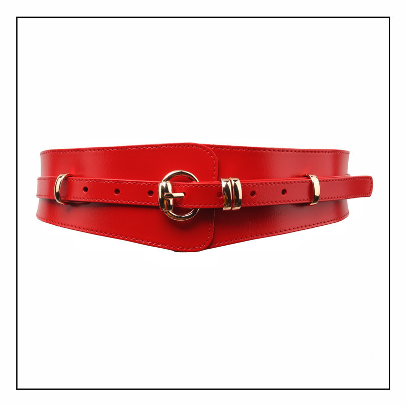 Fallwinter Fashion Coat With A Wide Waist Belt