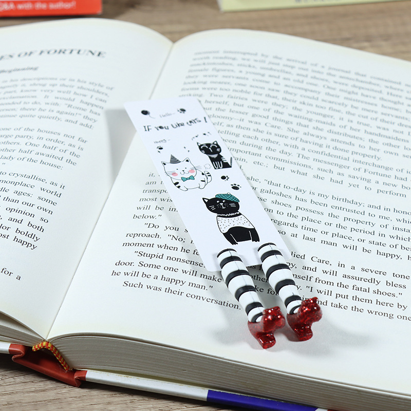 Title 3, Simple Hard Card High Heels Bookmark