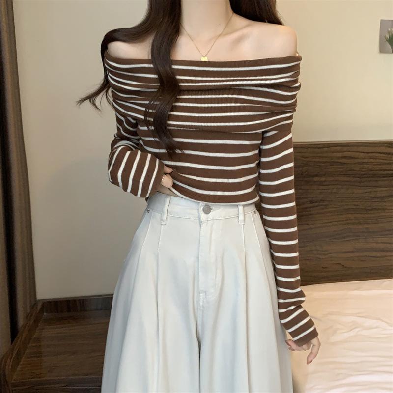 Title 13, Autumn New Off-shoulder Striped Sweater