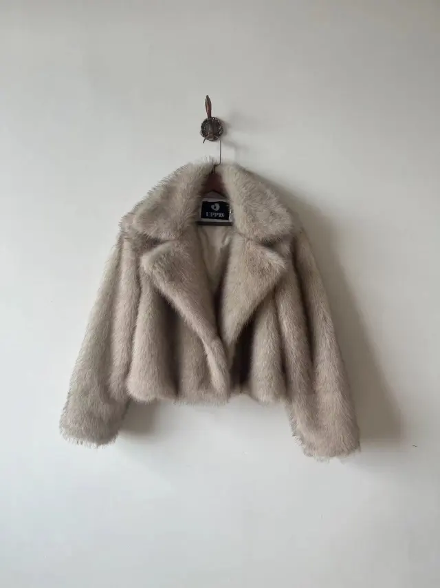 Fashion Loose Lapels Fur Coat Women's Clothing Beige Gray Coffee Tip - Shop at LoveMi