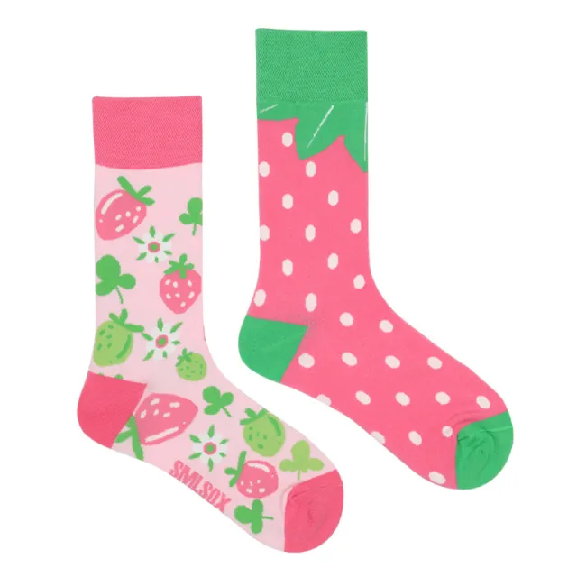 Men's And Women's Asymmetric AB Cartoon Food Illustration Trend Unmatched Color Socks Strawberry Sweetheart Average - Shop at LoveMi