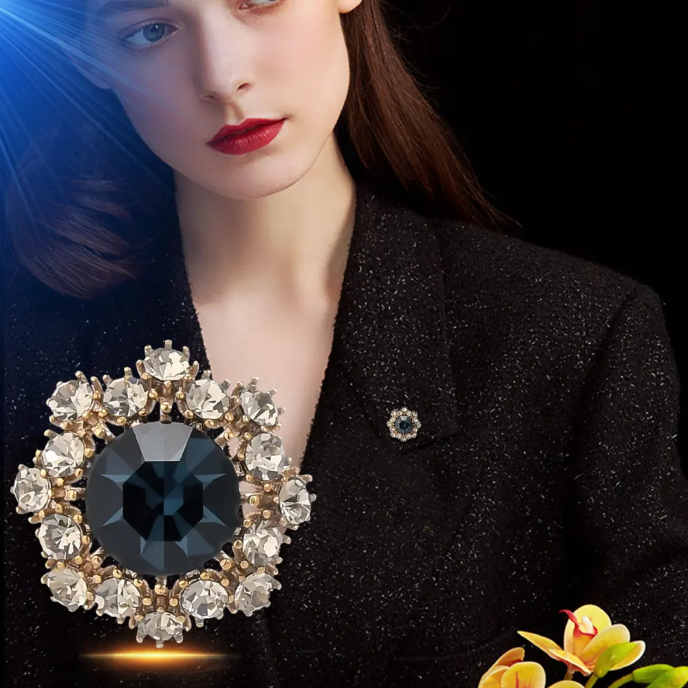 Crystal Brooch Horse Needle Anti-exposure Collar Buckle