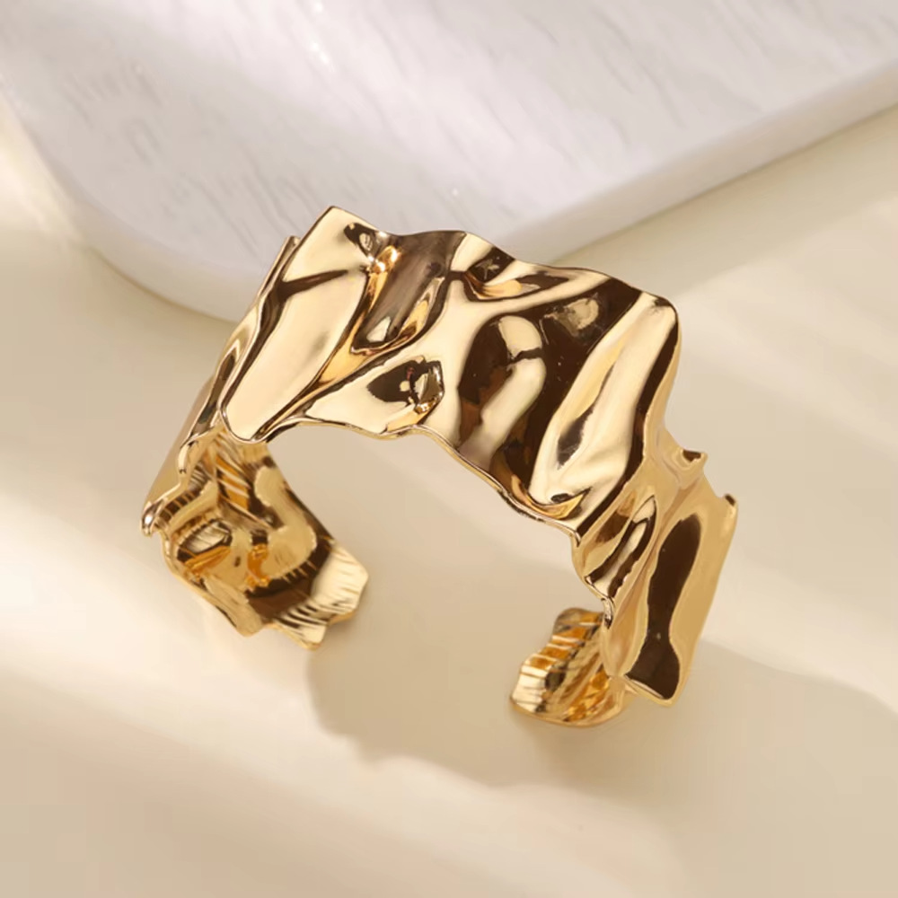 Minimalist geometric open bangle for women