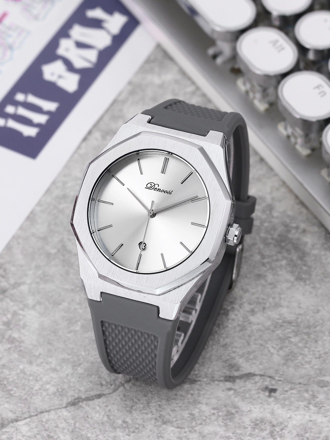 Elegant And Minimalist Waterproof Quartz Watch For Men 10
