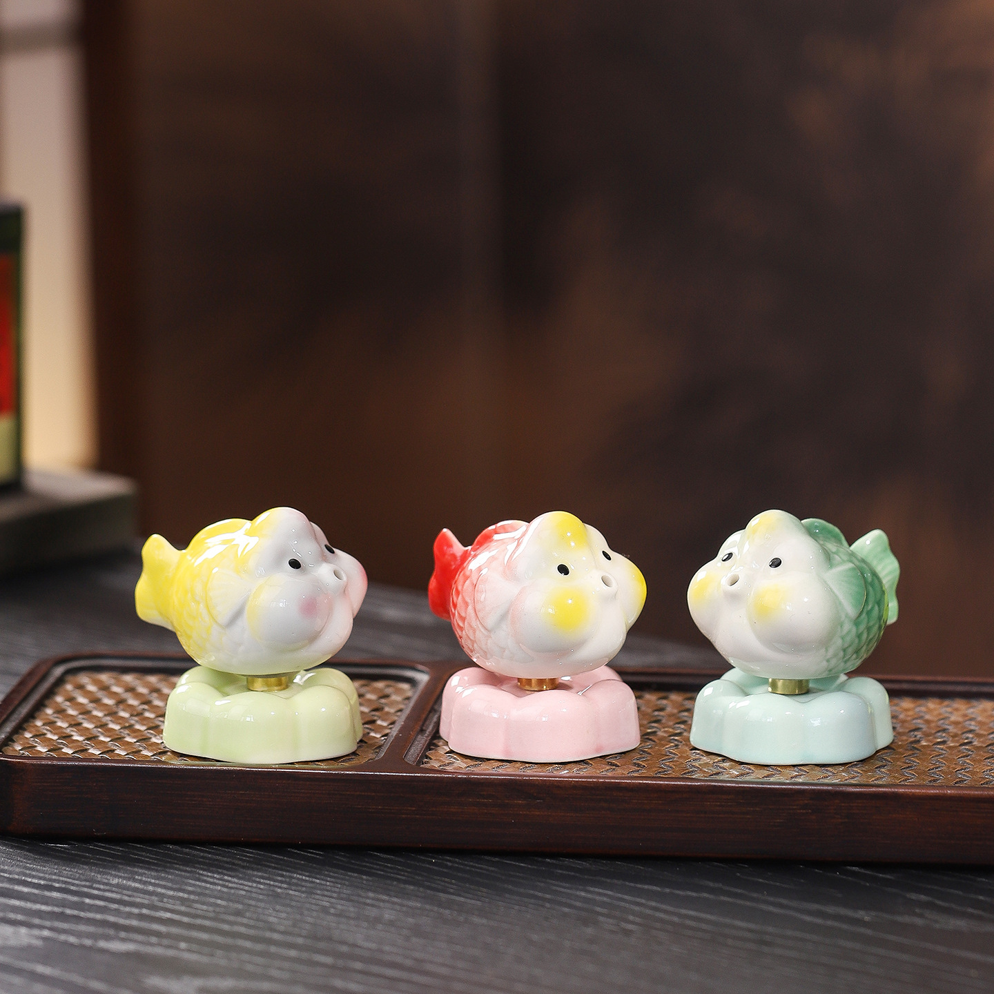 Ceramic Spinning Good Fortune Koi Bubble Fish Tea Pet