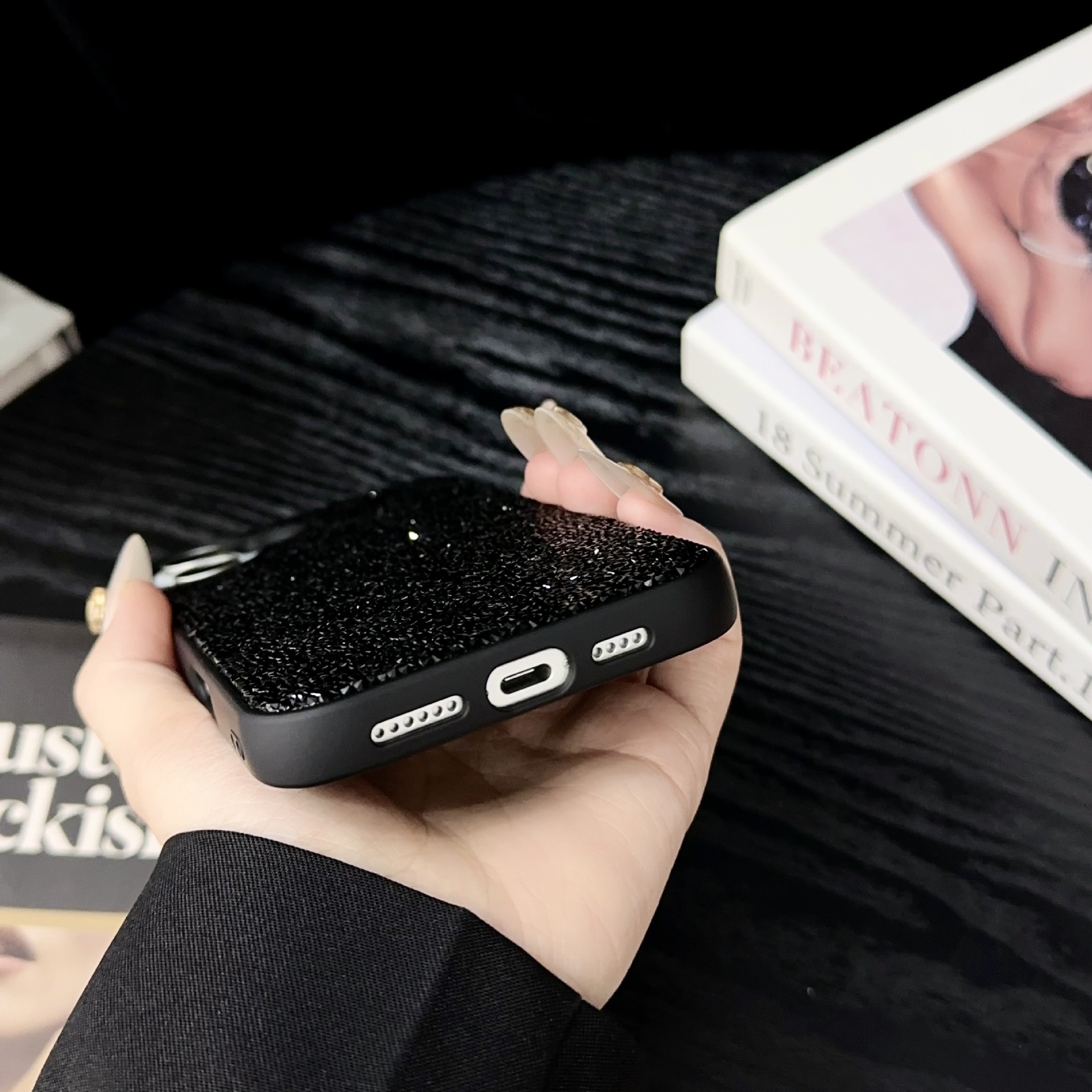 Skin Feeling Carbink Phone Case 14Pro Large Hole Soft Edge Hard Shell