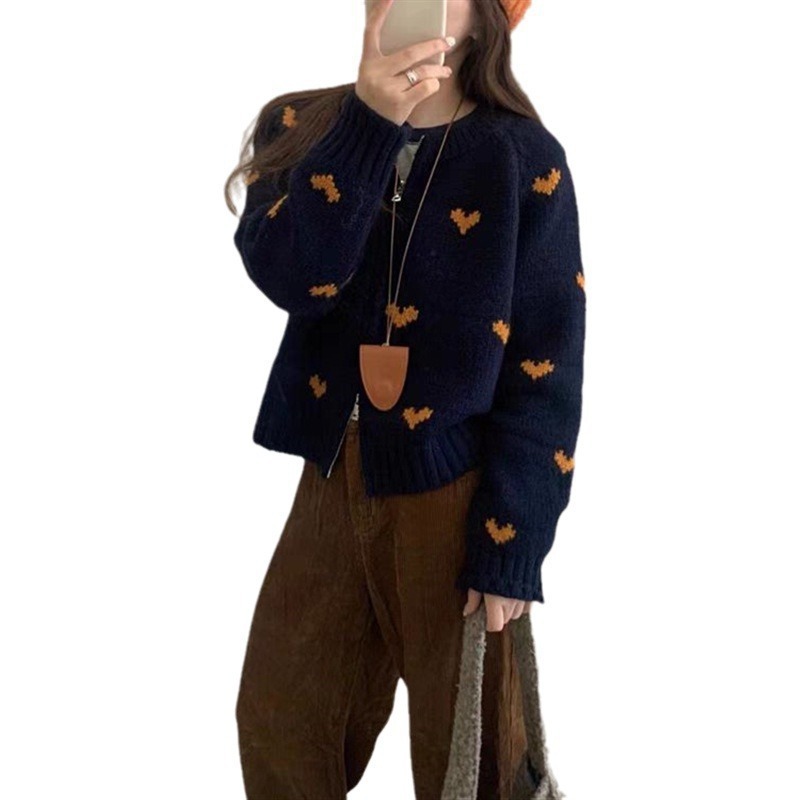 High-grade Heart-shaped Jacquard Knitted Round Neck Cardigan