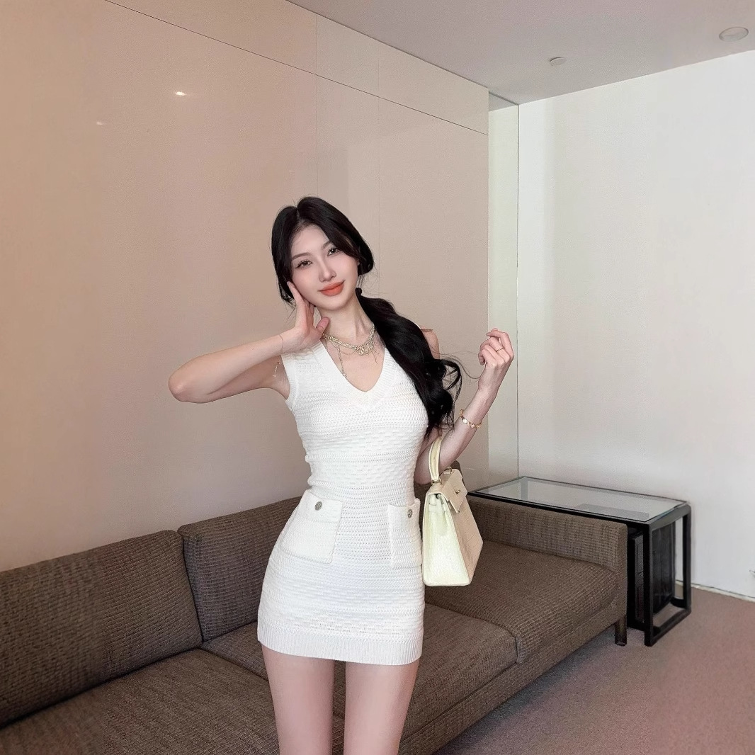Womens Slim-fit Knitted V-neck Sleeveless Dress
