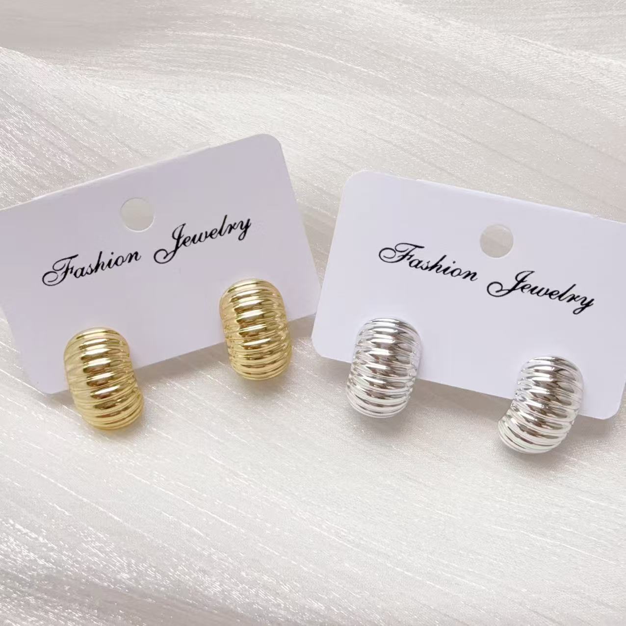 Fashionable Vintage Earrings With A Premium Feel