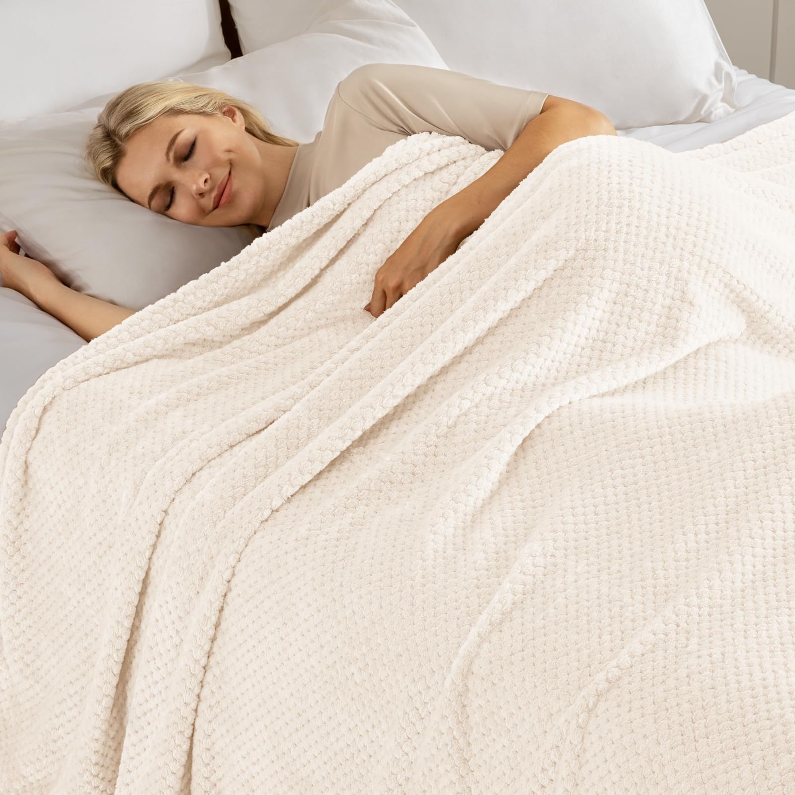 Soft And Warm Plush Blanket For Sofa Or Bed Cozy And Comfortable