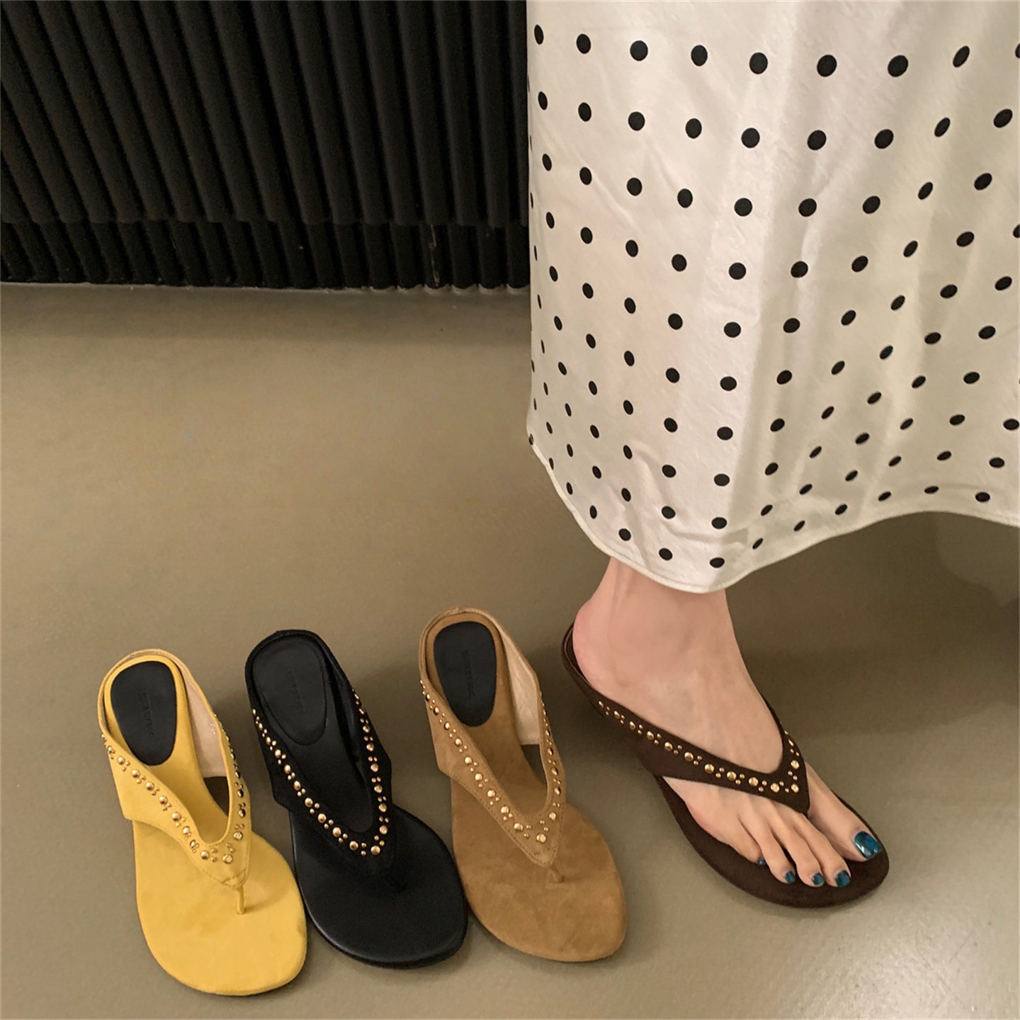 French-style Suede Wedge Thong Sandals With Studs