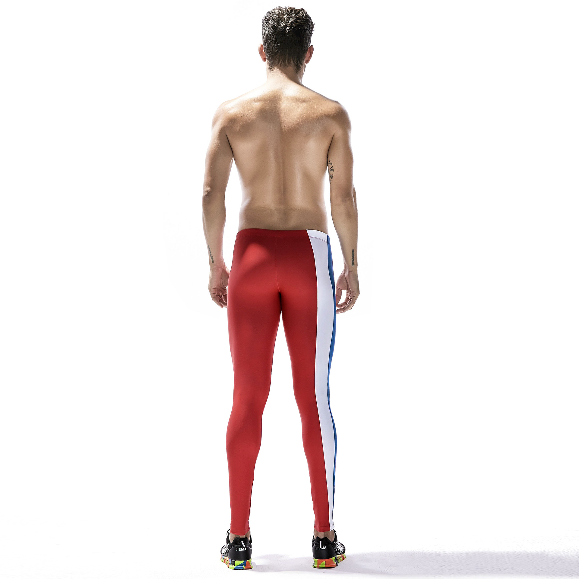 Title 5, Elastic tight-fitting trousers for ultimate com...